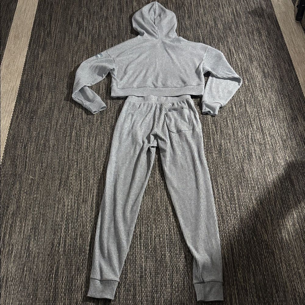 Alo yoga muse set grey - Picture 2 of 7